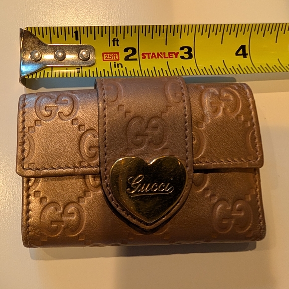 Gucci Guccissima Embossed Metallic Leather Key Holder with Gold Heart Snap - Picture 4 of 8